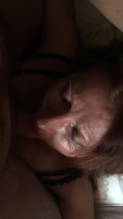 Cougar gives a head - POV