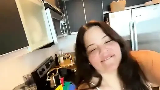 Live Stream with Dani Valentina