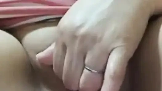 Kami membuat panggilan seks video untuk kesenangan.
