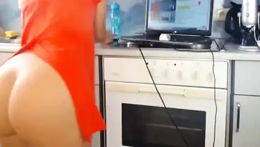 Соблазнительная тряска попкой: смотри Прямое тверк-шоу Sexydea!