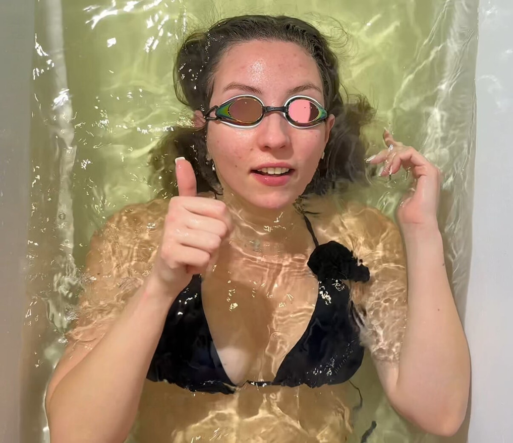 The Last Bubble – Deep Hold, Deep Pleasure