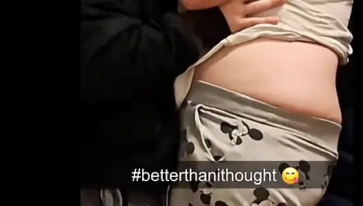 Я трахаю 18-летнюю фанатку без презерватива и посылаю это моему мужу на работе