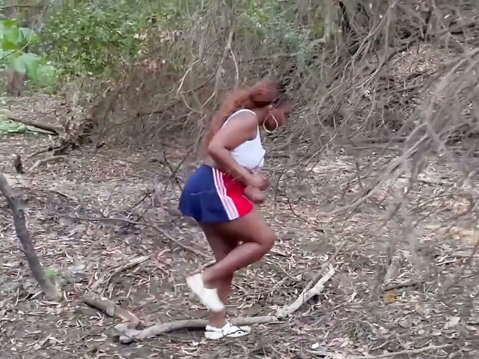 Pregnant Ebony Goddess Outdoor Pee