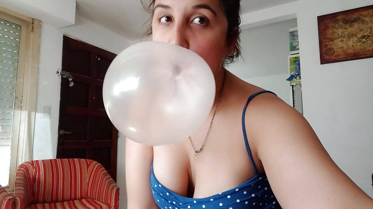 Doing Huge and Messy Bubblegum Bubbles - Bunny Looner