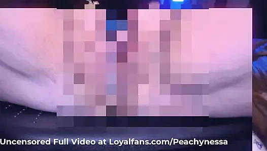 Memek sempit cewek super semok ini muncrat sampai banjir setelah dientot habis-habisan