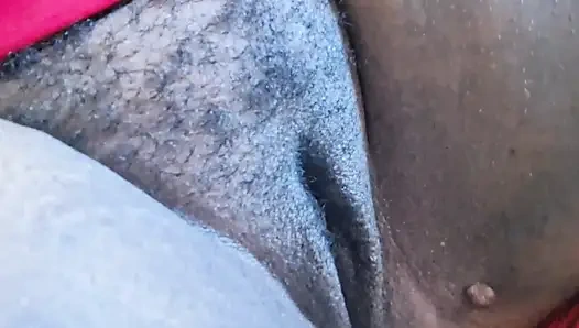 Güzel ateşli büyük kıllı amcığım