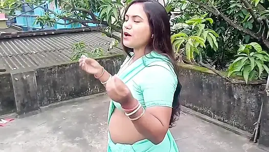 Kadın terziyi evine çağırıyor ve adam ölçüler aldı ve onunla seks yaptı.