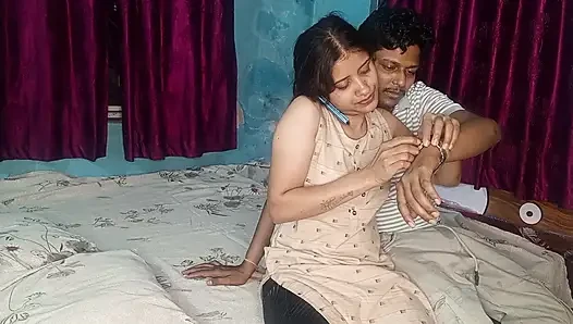 Adik ipar dientot habis-habisan sama kontol tebal. Kakak ipar mengisap penis saudara iparnya dan ejakulasi.