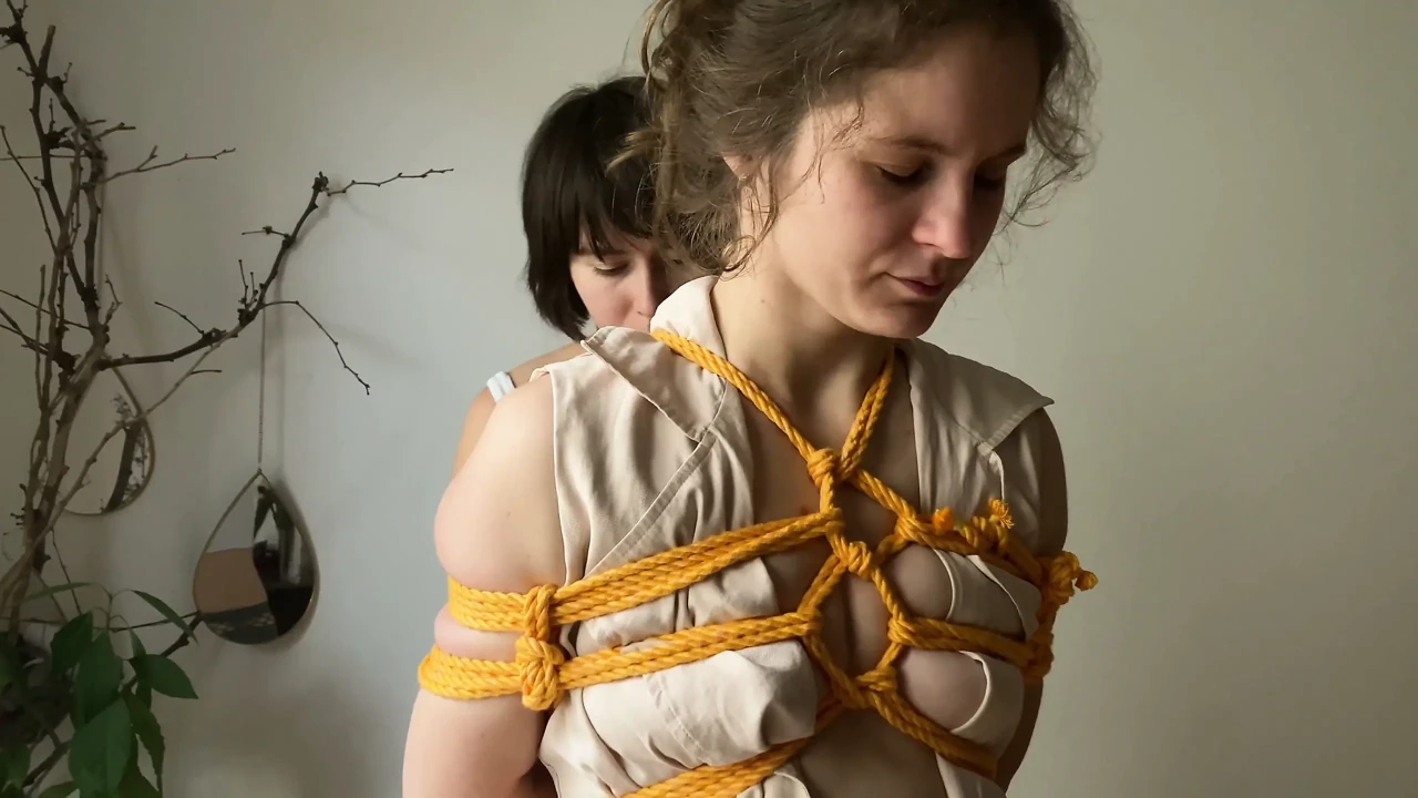 Lesbian Shibari Pussy Play