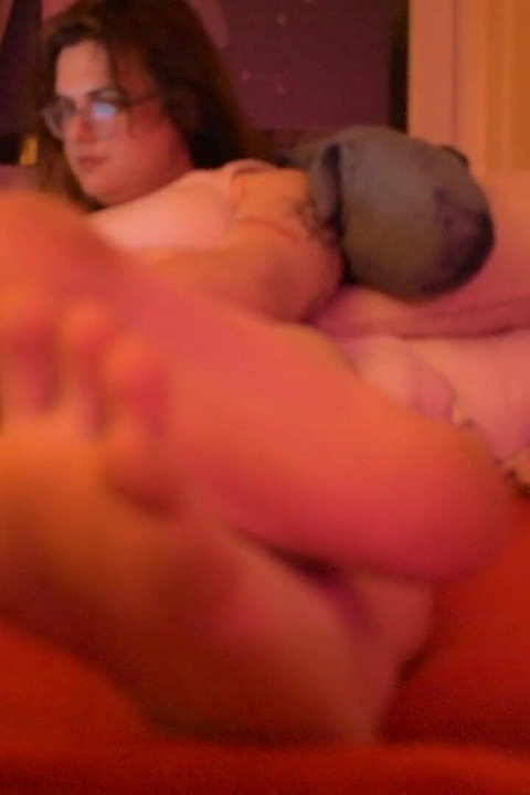 Feet & Soles Ignore by Queen Roxanne