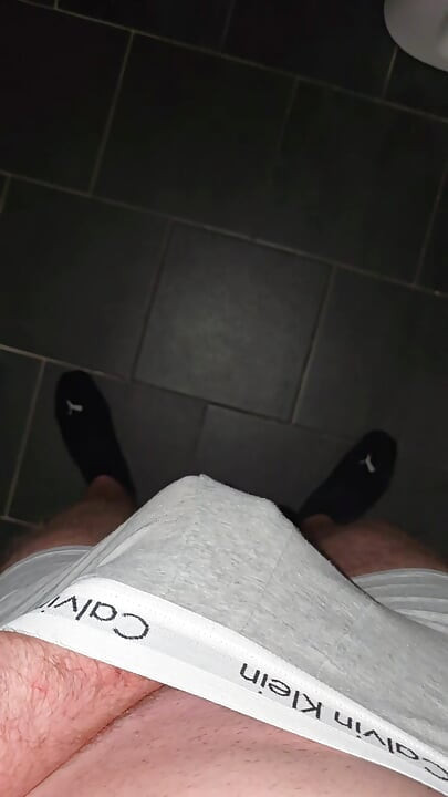 Calvin Klein Igra se s izbočinom u sivom donjem rublju PhantomGentX