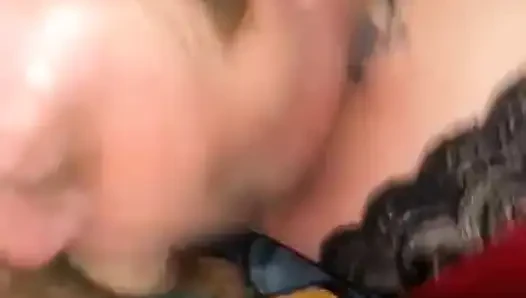 Bir arkadaşımdan biraz sakso çekiyor.