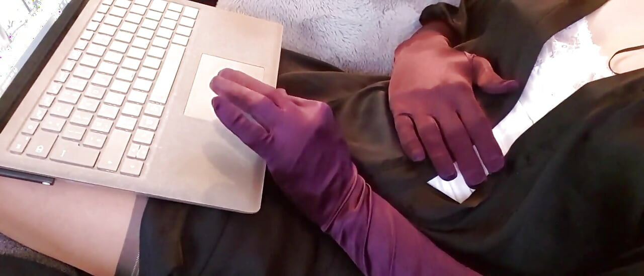 Бельо, електронно стимулация и целомъдрие