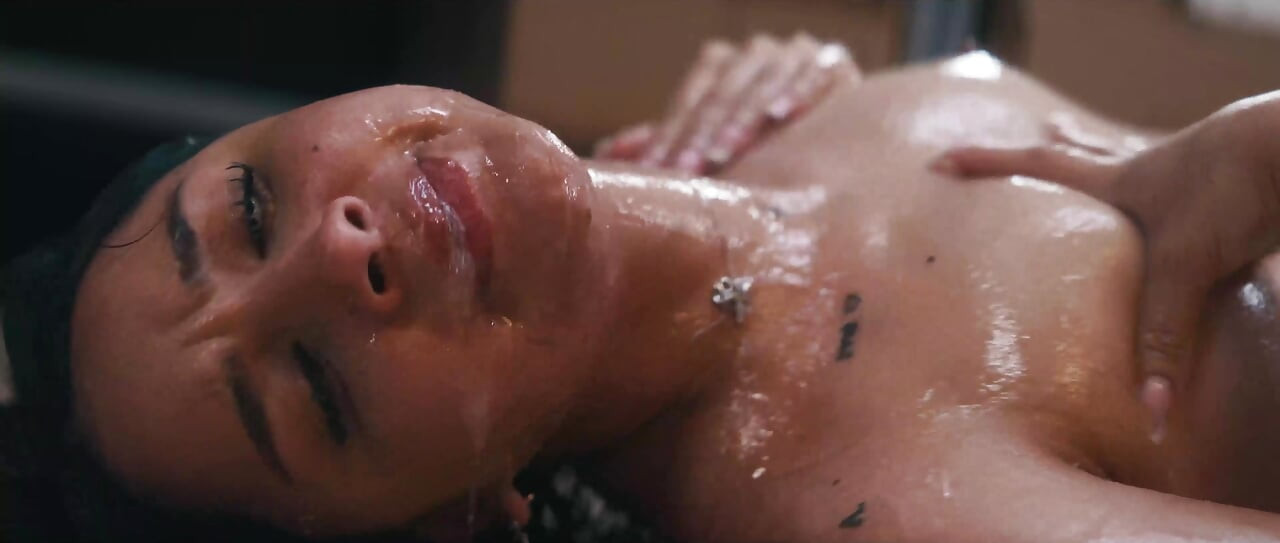 Parasite Latina Squirting - Casca Zahara & Sofia Laurent