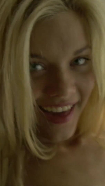 Moment spectaculos de la "Remi O se fute viguros cu un vibrator până la orgasm!"
