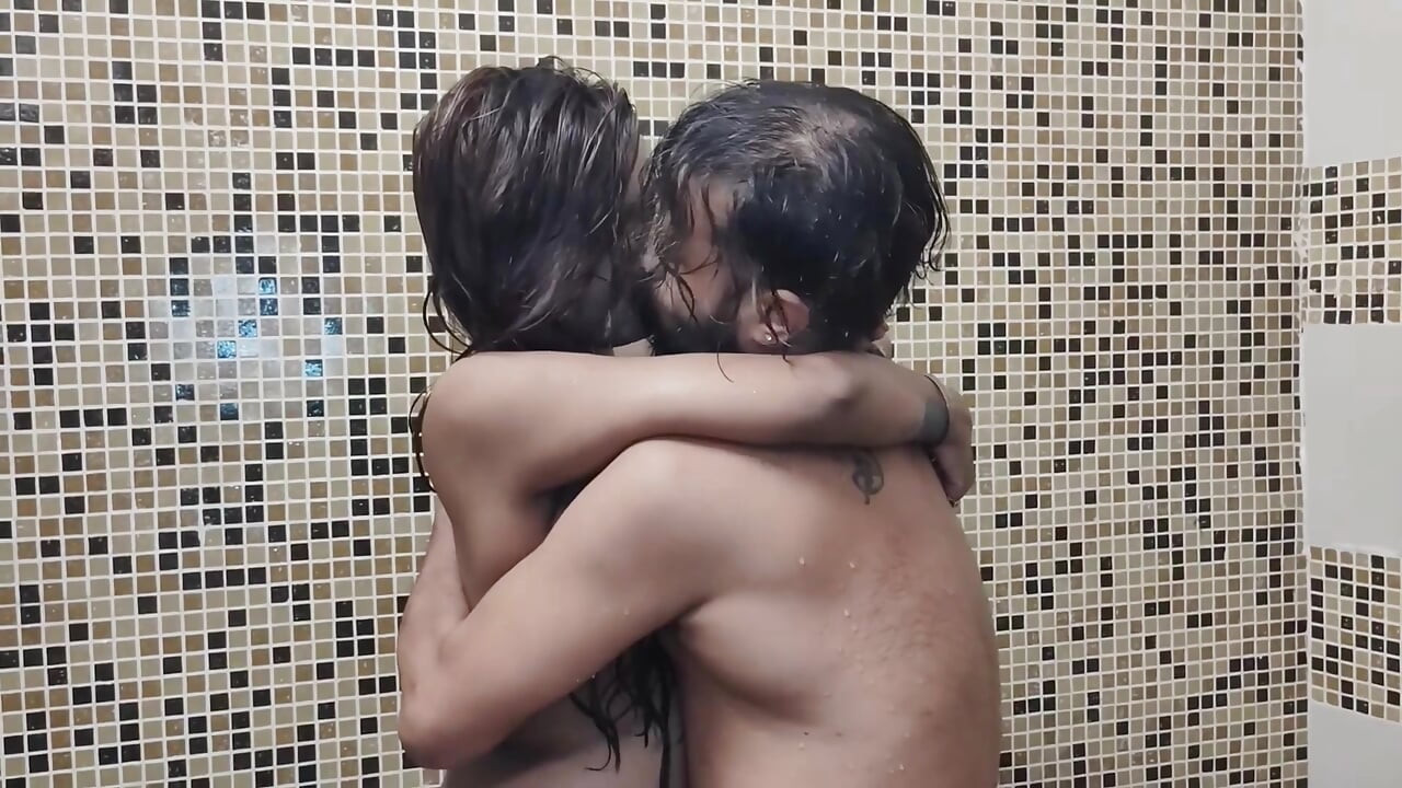 Step Uncle ke sath sex karte hue step brother ne dekh liya