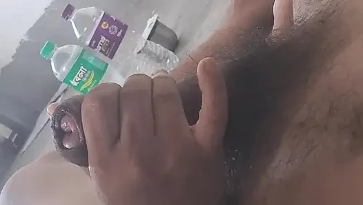 Hintli kadın içkiyi ve seksi seviyor