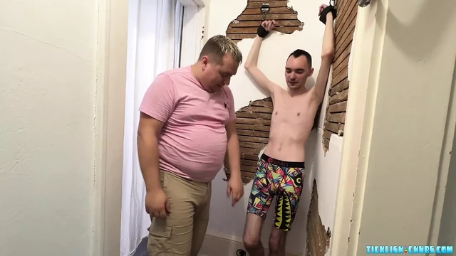 TicklishChubs: Dom Matt loves his hands roaming around Spiritmonkeys slim body