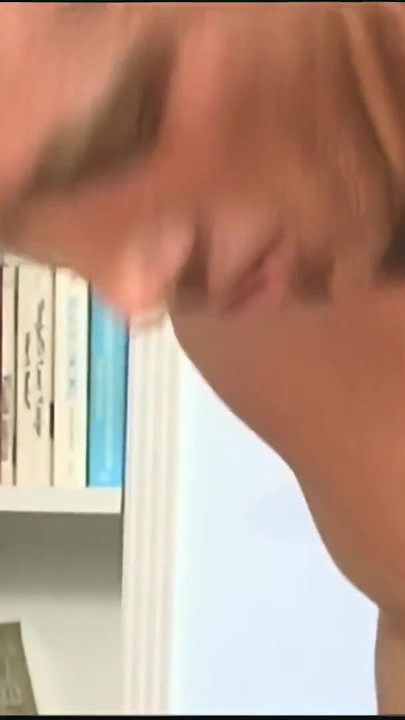 Tretiranje cura njegovom vrućom spermom bio je savršen način da završi trojku | Isječak 3