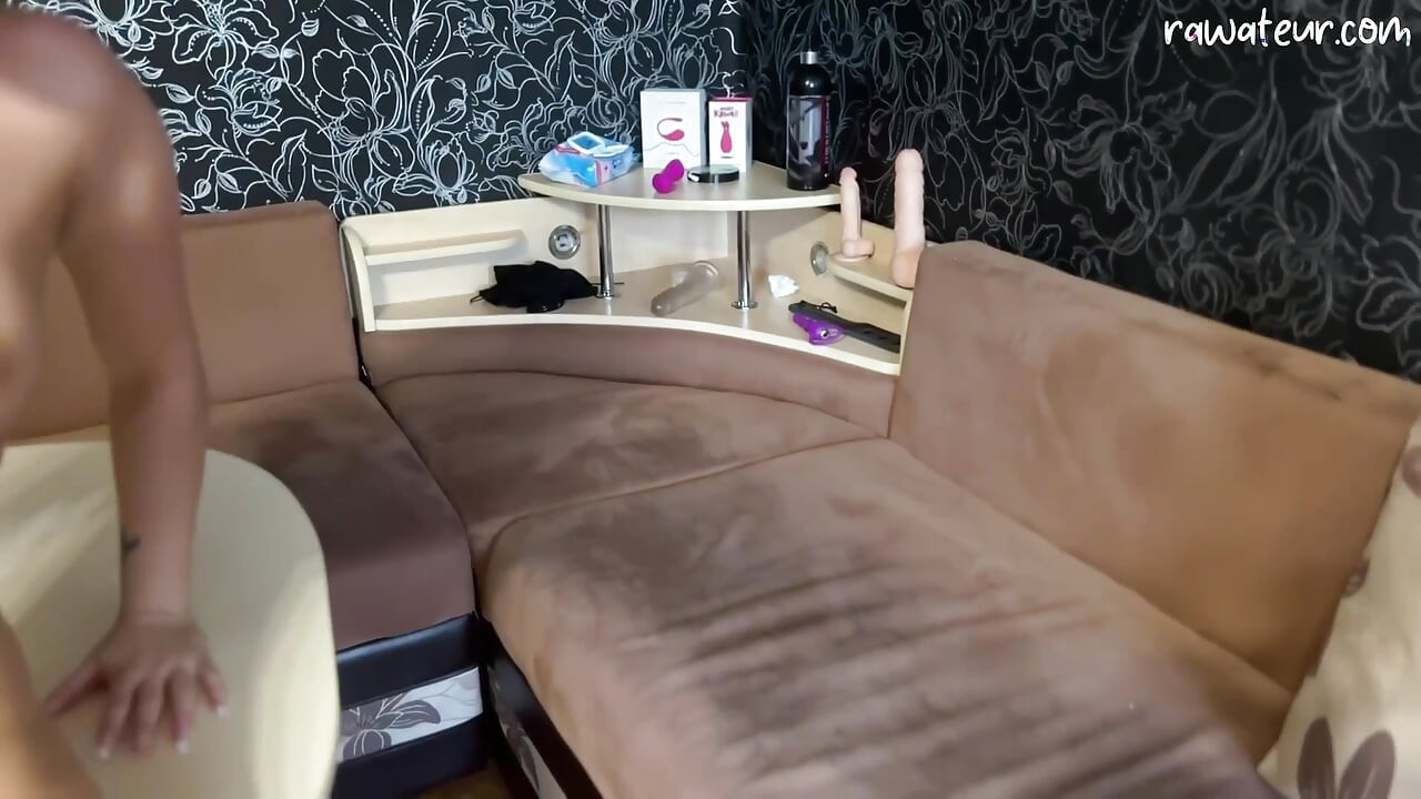 Russian Casting Couch Audition: Naughty Amateur Babe Gets Creampied with Buttplug Play!