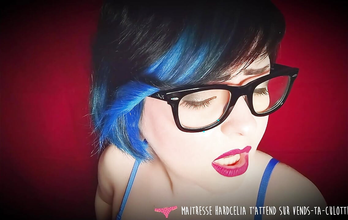 Vends-ta-culotte - Instructions to eat your cum by a beautiful French dominatrix