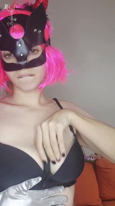 Be tempted by my tits and kitty mask as I pleasure myself