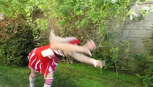 Intensiver dirty-talk-sex mit flexibler cheerleaderin