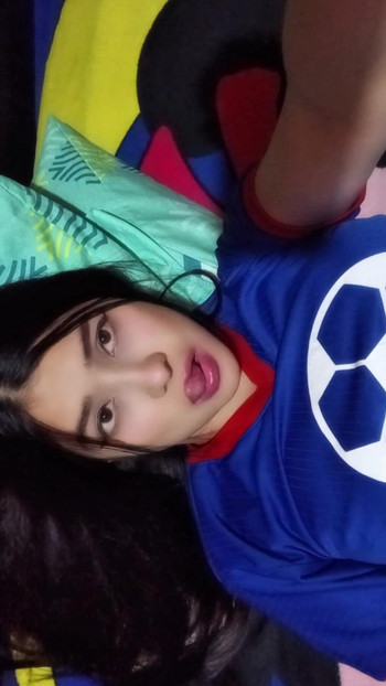 Latina Kurus Hanya Menunggang Besar Dan Mengerang