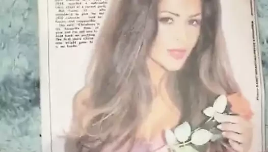 Casey Batchelor boşalma anısına 4
