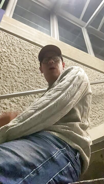 Pissing and jerking off in the S-Bahn station