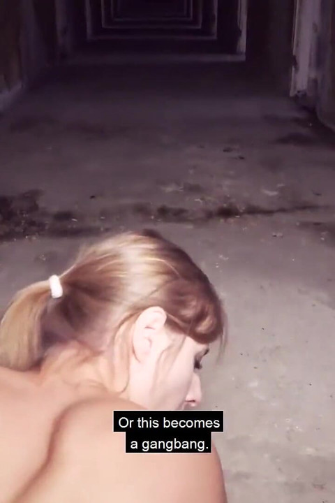 アンディは壊れたブロックでひよこを前髪!