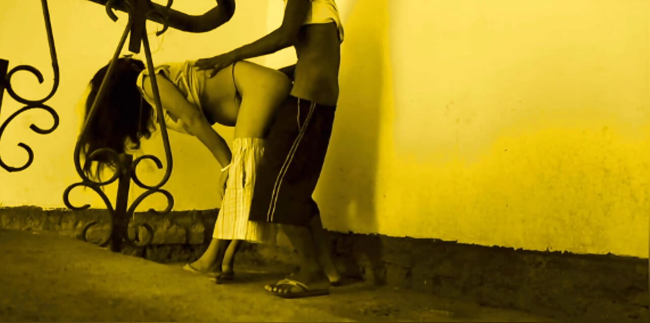 India cachonda follando con su marido, joven hermano