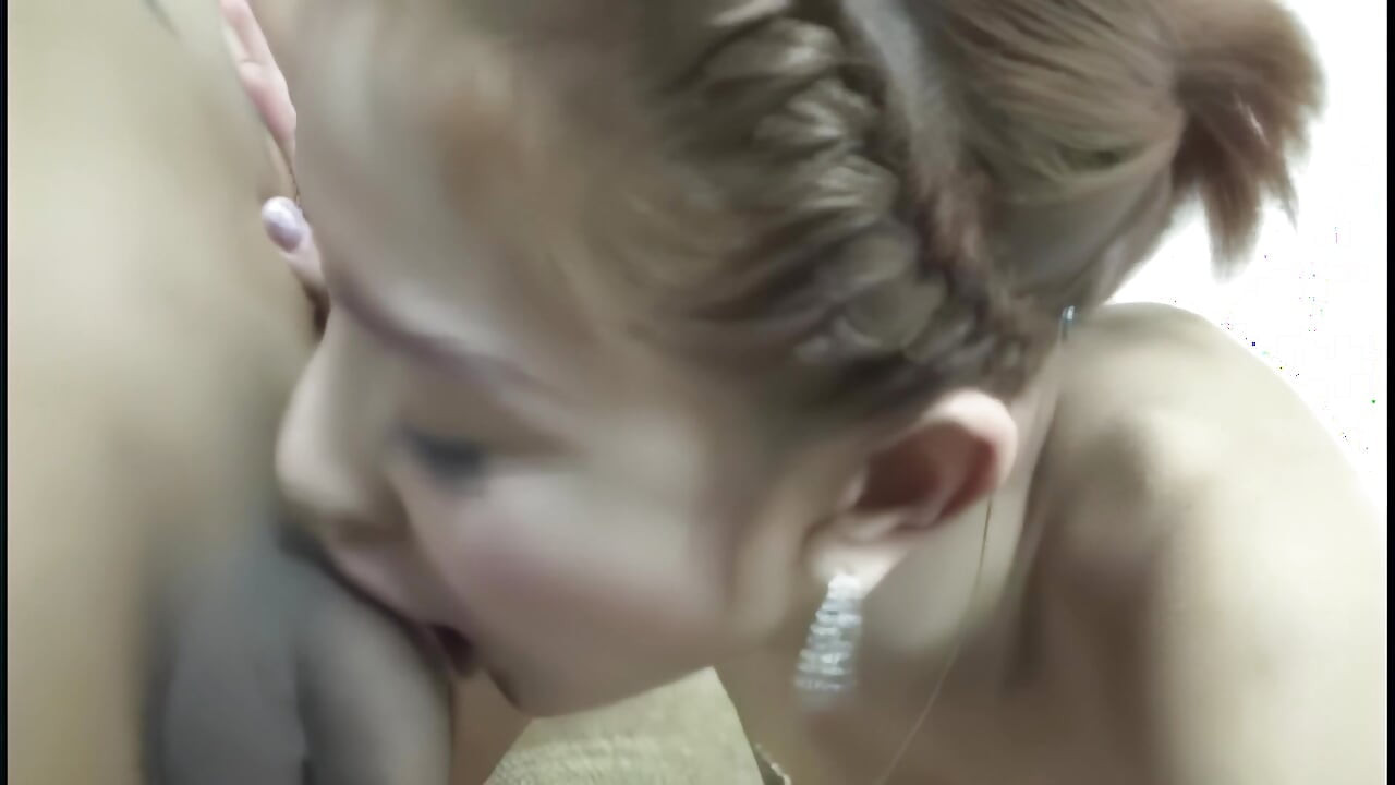 Un joli cul se fait prendre profondément