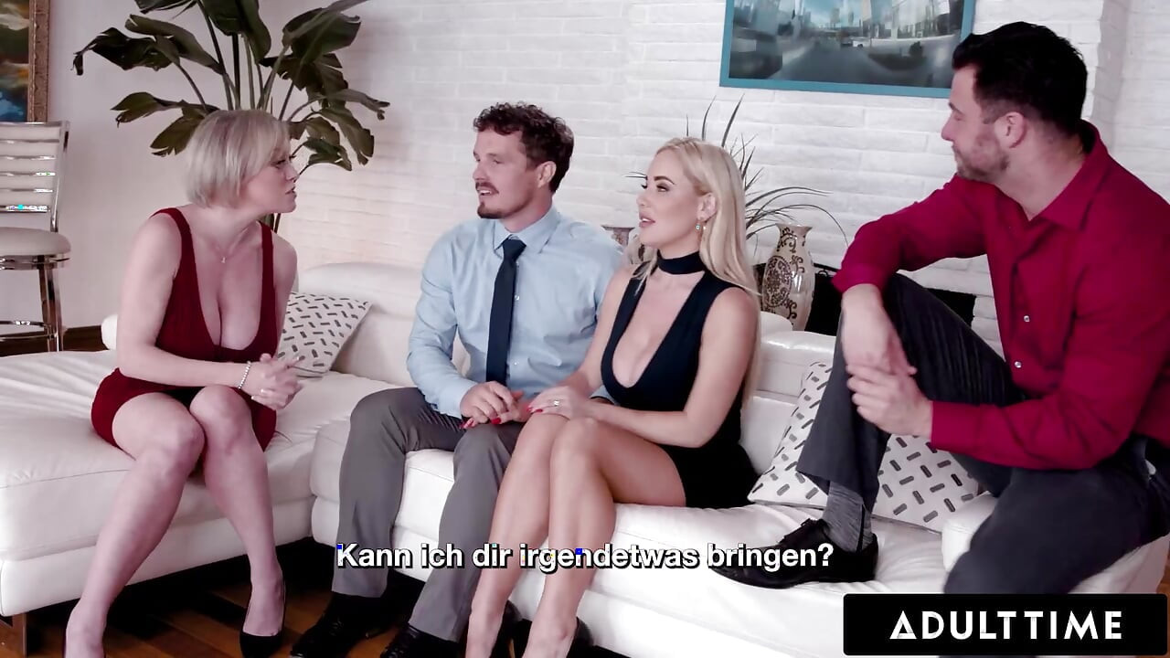 ADULT TIME - грудастые свингеры Savannah Bond и Dee Williams по обмену мужей - немецкие субтитры