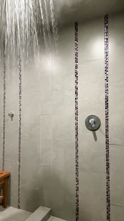 GYM SHOWERS