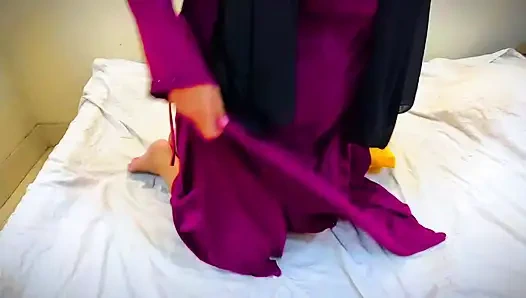 I Can't Start My Day Without Pillow Humping because i'm super hot MILF women from arab