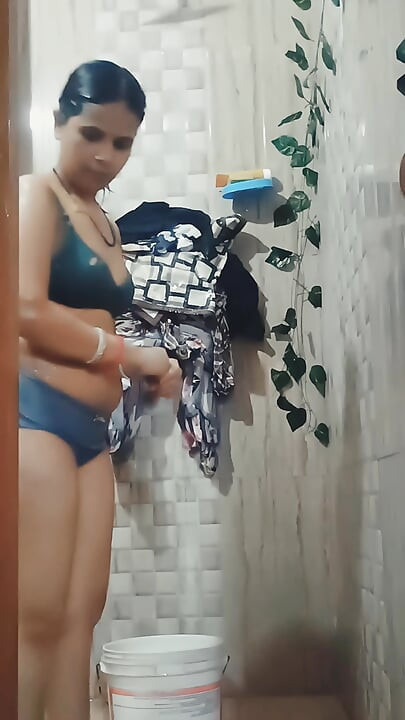 Stepsister Shower Surprise Woman Shows Her Body