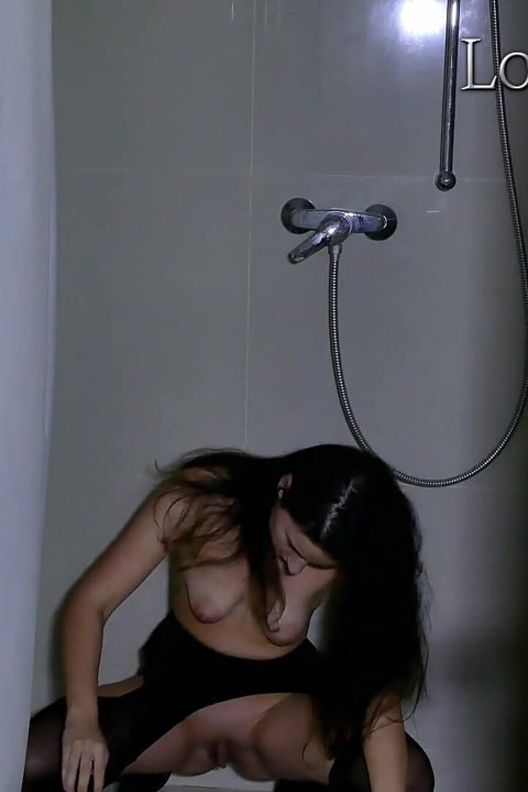 Pissing in the shower trough torn pantyhose