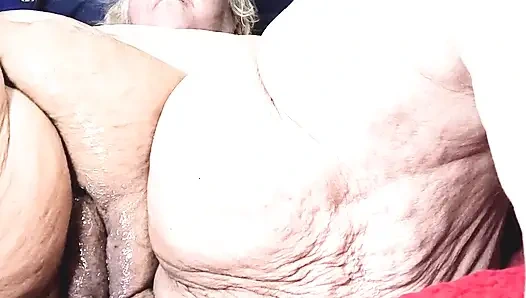 4 mal kommen, während sie schlummert