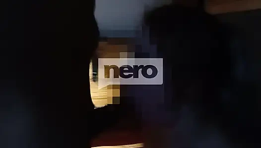 Шлюшка-жена делает жесткий минет со спермой на лице