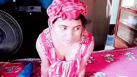 Kayınbiraderi göğüslerine bastırarak seks yapıyor