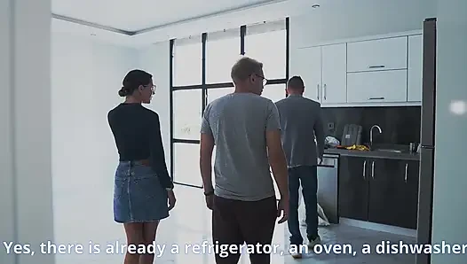 Suami nonton istrinya dientot sama realtor untuk bayar diskon!