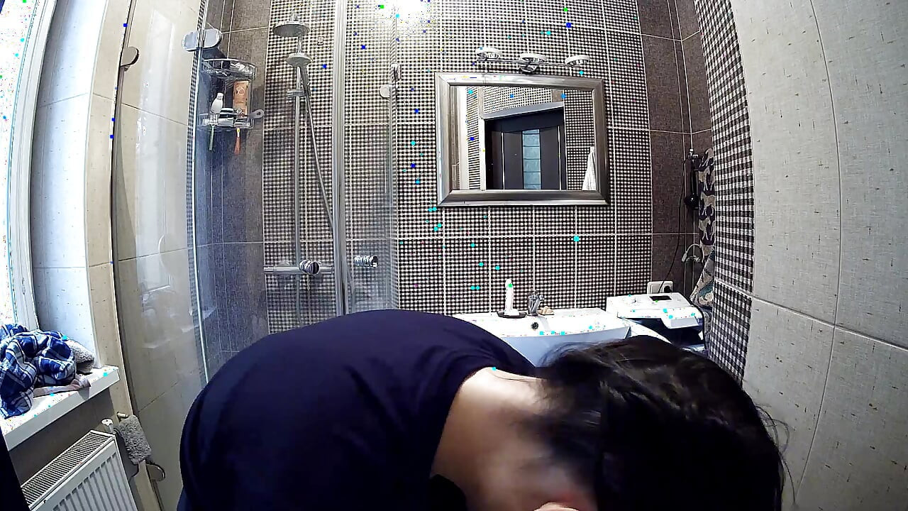 Stella chuẩn bị tắm khỏa thân hoàn toàn - quay lén nghiệp dư có thật