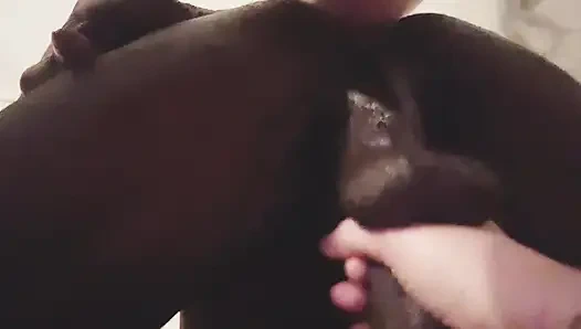 Adik tiri membangunkan saudara tirinya dengan rimjob dan memek merah muda basah