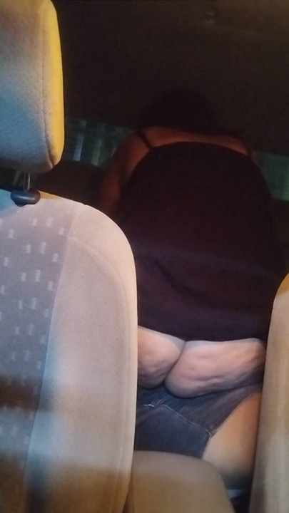 We try to make a video in the car and it is very small | Clip 1