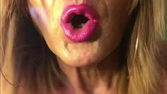 Carmen james - maquillaje de uñas fumando travesti fetiche fijación