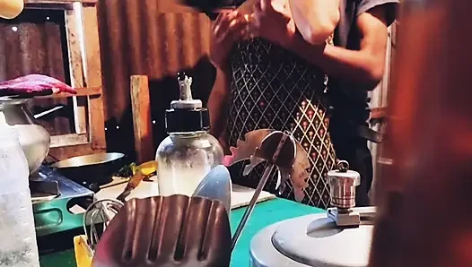 Полное наслаждение в кухонной комнате с моей горячей бхабхи.