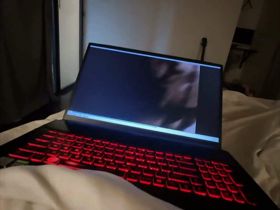 POV - sexy meia-irmã emo pega você se masturbando e foi fodida imediatamente