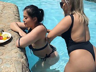 Sunny day at the pool! My best friend jerks me off in the pool until I squirt! Naty Delgado