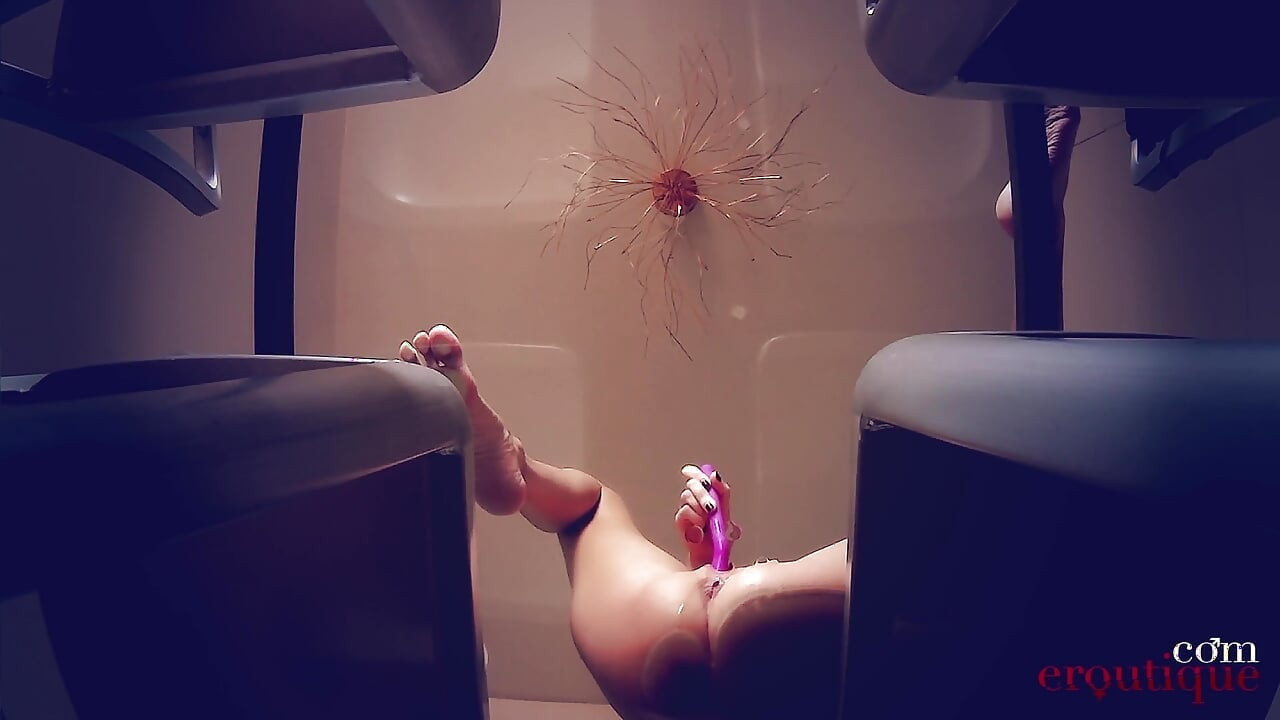Katya Clover - Mein Squirting Tisch (pov)